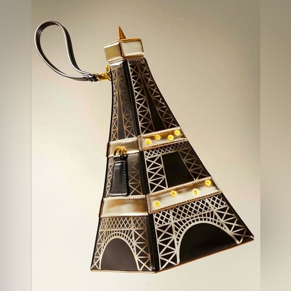 NWT Betsey Johnson Betsey in Paris Eiffel Tower, lights up purse.